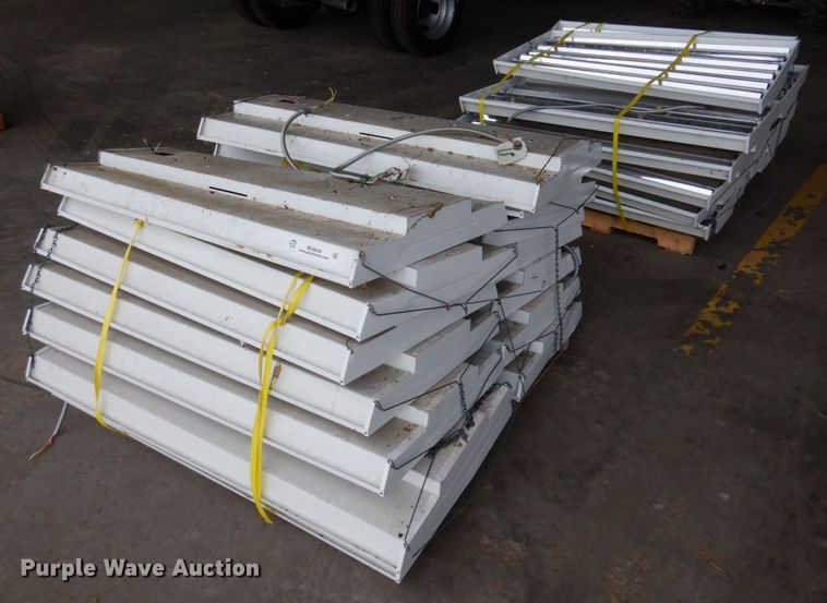 image for item MU9649 Approximately (26) florescent light fixtures