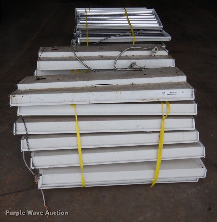 image for item MU9649 Approximately (26) florescent light fixtures