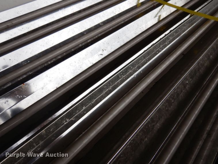 image for item MU9649 Approximately (26) florescent light fixtures