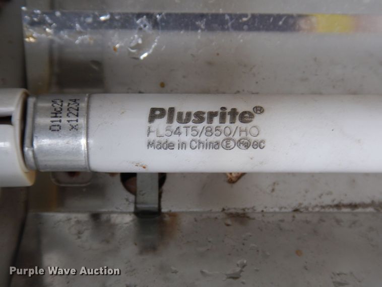 image for item MU9649 Approximately (26) florescent light fixtures