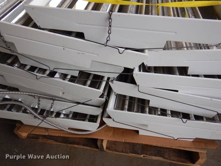 image for item MU9649 Approximately (26) florescent light fixtures