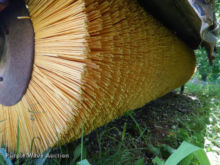 image for item MU9651 MB TKH  broom