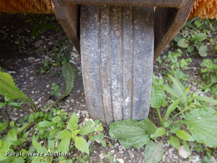 image for item MU9651 MB TKH  broom