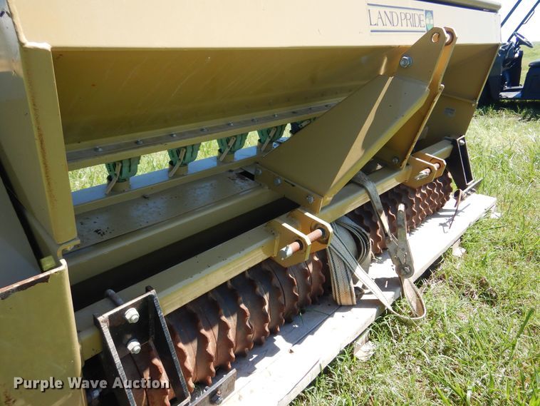 image for item DN0423 Land Pride 15-72  seeder
