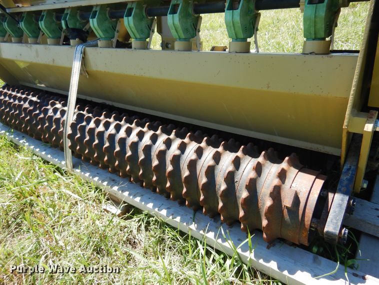 image for item DN0423 Land Pride 15-72  seeder