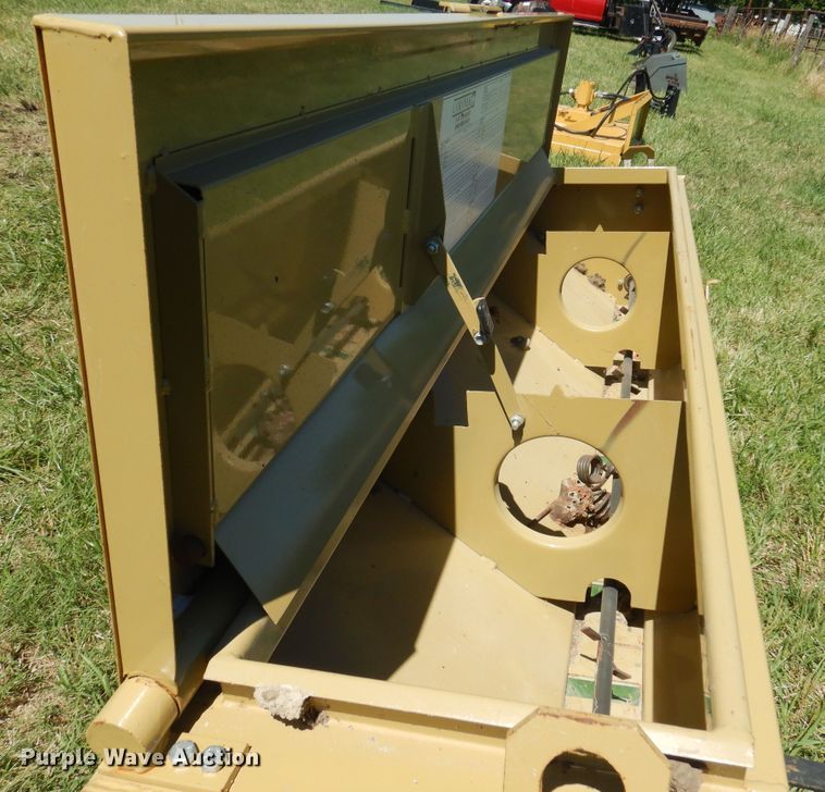 image for item DN0423 Land Pride 15-72  seeder