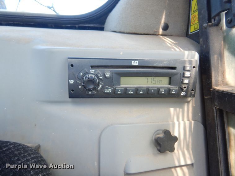 image for item DN0424 2013 Caterpillar 299D XHP  tracked skid steer loader