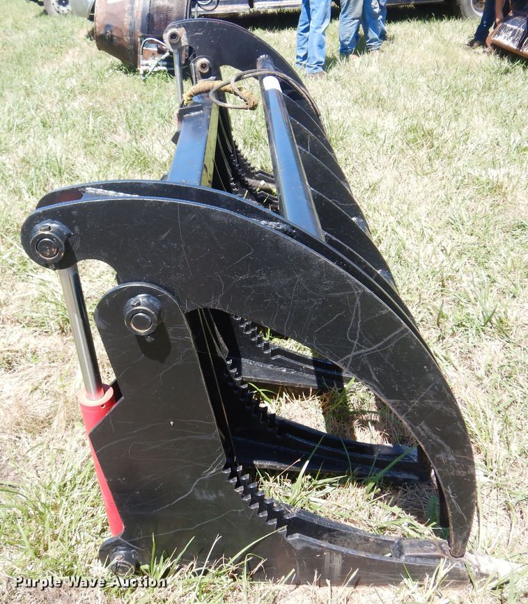 image for item DN0432 84"W skid steer grapple bucket