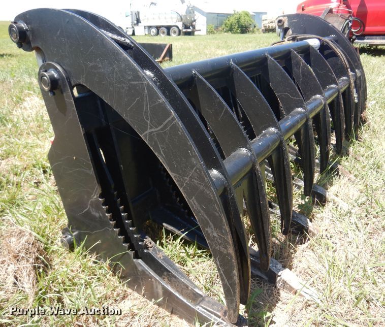 image for item DN0432 84"W skid steer grapple bucket