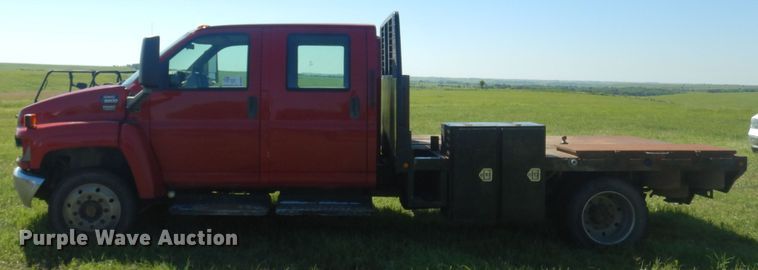 image for item DN0436 2006 GMC C4500  flatbed truck