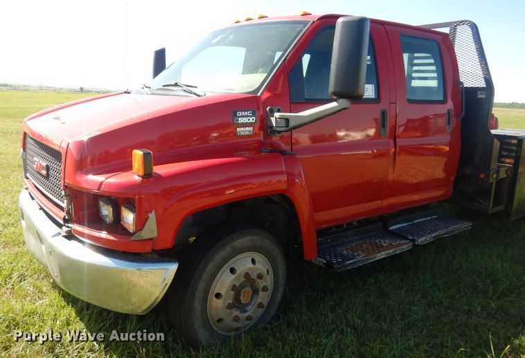 image for item DN0436 2006 GMC C4500  flatbed truck