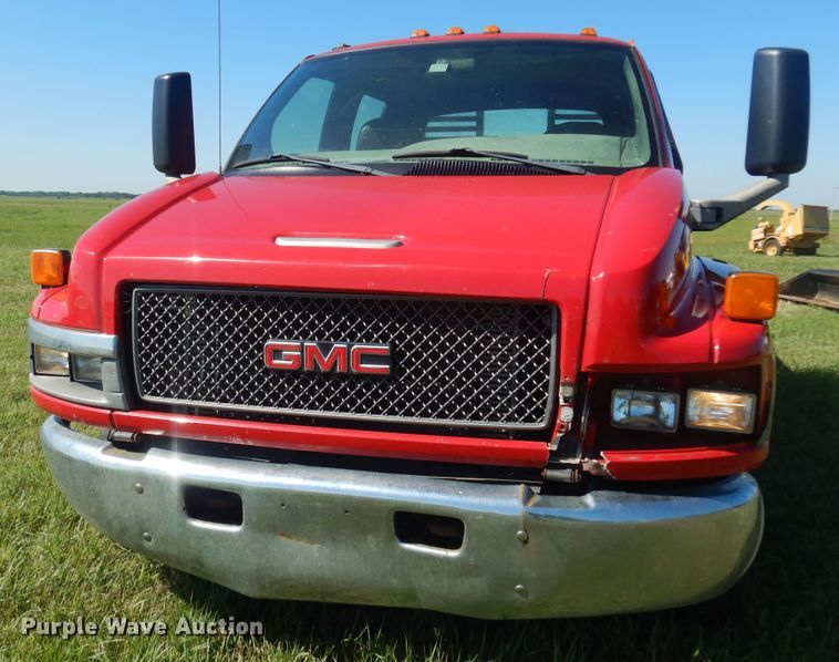 image for item DN0436 2006 GMC C4500  flatbed truck