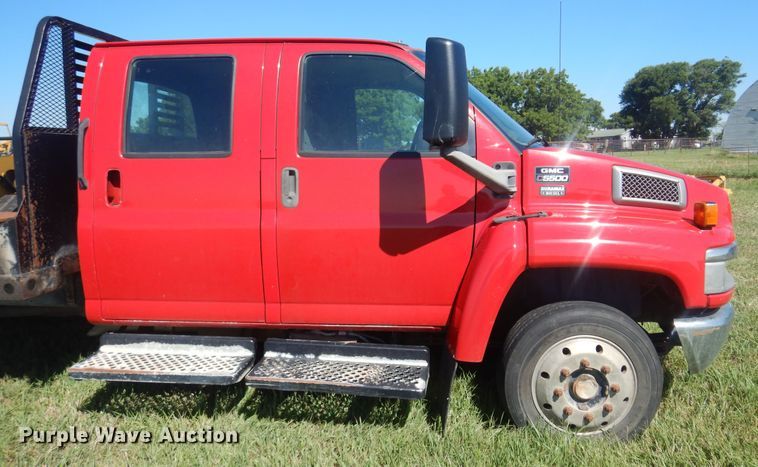 image for item DN0436 2006 GMC C4500  flatbed truck