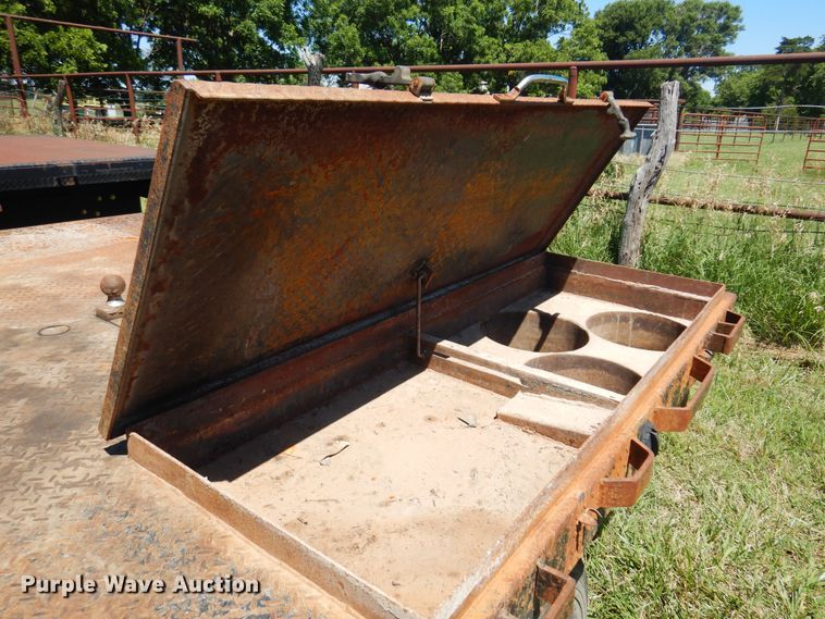 image for item DN0436 2006 GMC C4500  flatbed truck