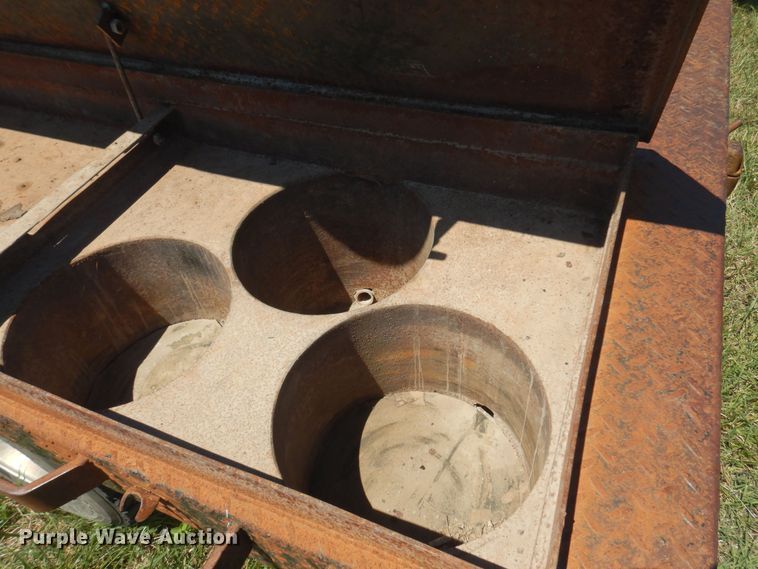 image for item DN0436 2006 GMC C4500  flatbed truck