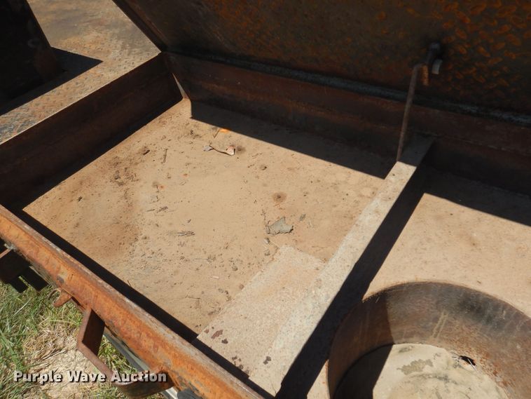 image for item DN0436 2006 GMC C4500  flatbed truck