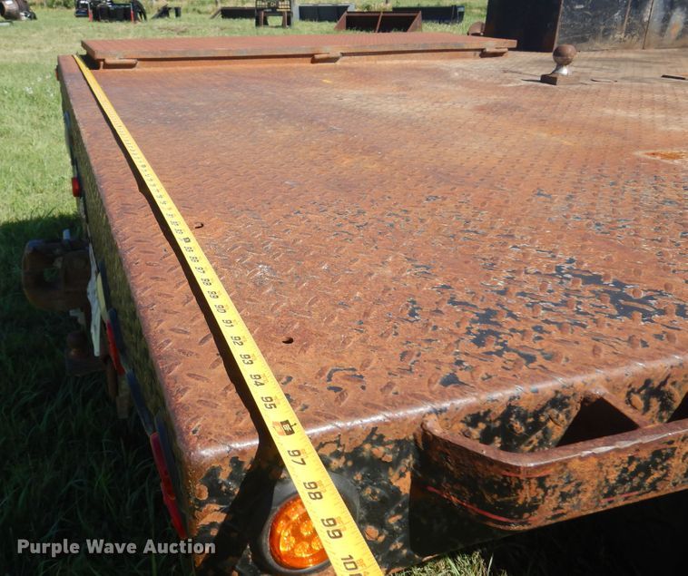 image for item DN0436 2006 GMC C4500  flatbed truck