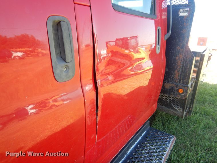 image for item DN0436 2006 GMC C4500  flatbed truck