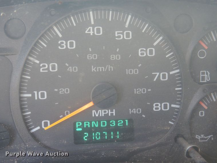 image for item DN0436 2006 GMC C4500  flatbed truck