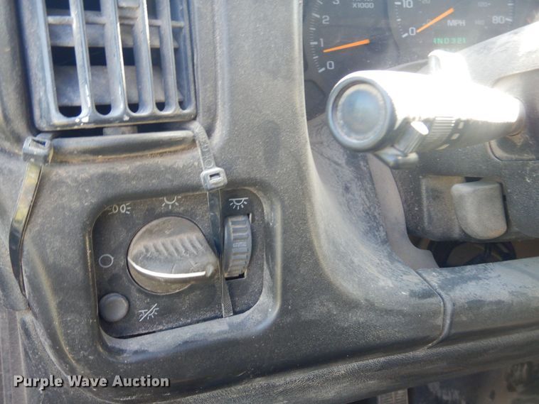 image for item DN0436 2006 GMC C4500  flatbed truck