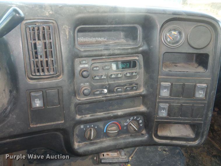 image for item DN0436 2006 GMC C4500  flatbed truck