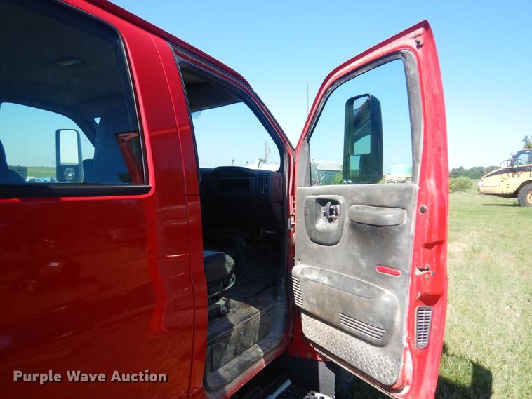 image for item DN0436 2006 GMC C4500  flatbed truck