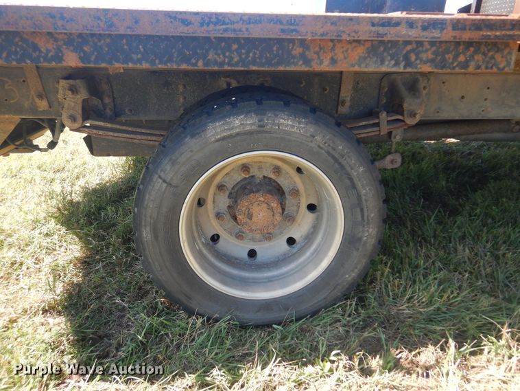 image for item DN0436 2006 GMC C4500  flatbed truck