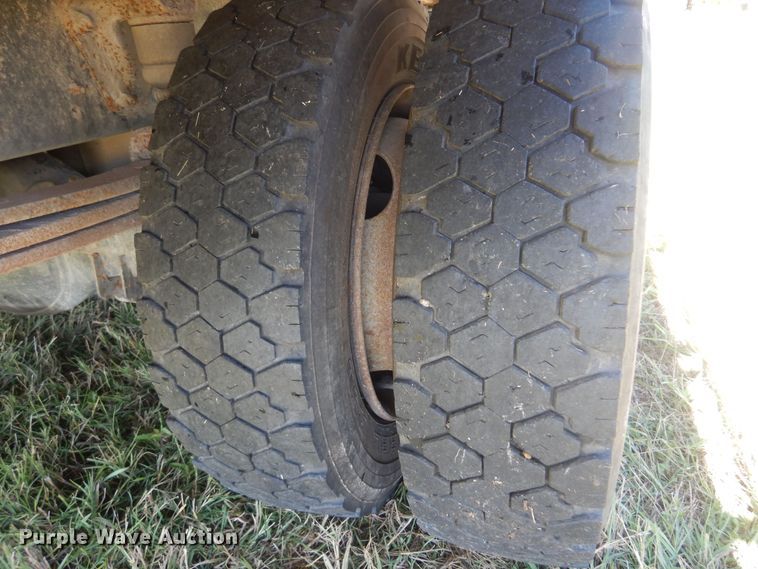 image for item DN0436 2006 GMC C4500  flatbed truck