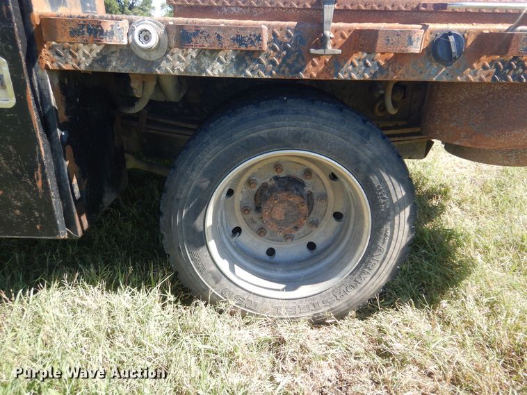 image for item DN0436 2006 GMC C4500  flatbed truck