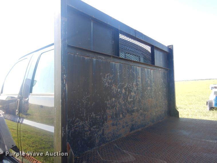 image for item DN0437 2004 GMC C4500  flatbed truck