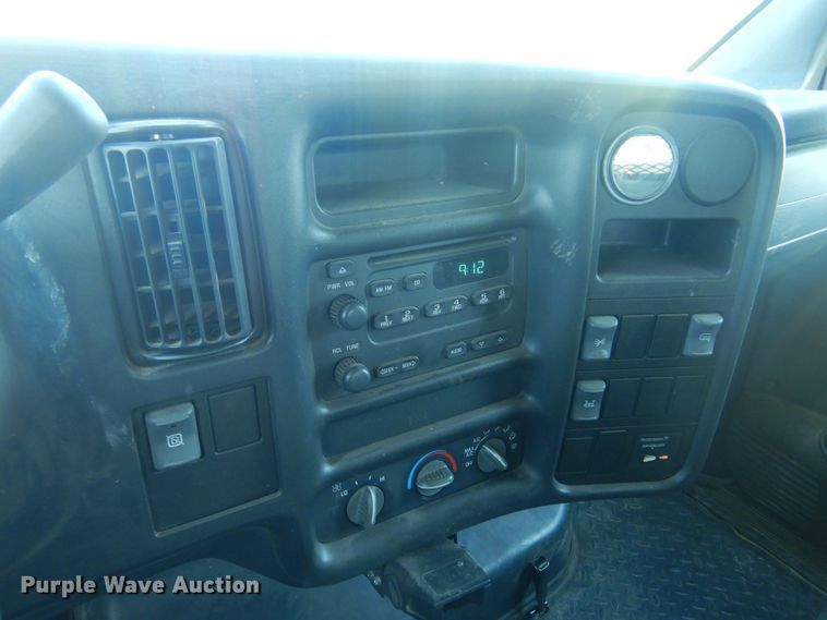 image for item DN0437 2004 GMC C4500  flatbed truck