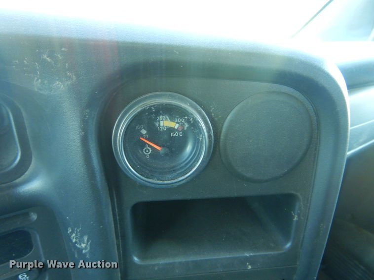 image for item DN0437 2004 GMC C4500  flatbed truck