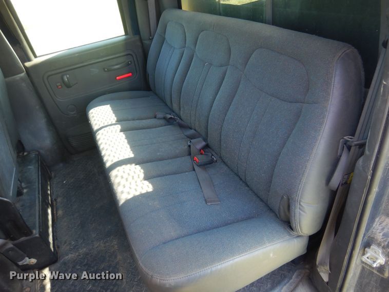 image for item DN0437 2004 GMC C4500  flatbed truck