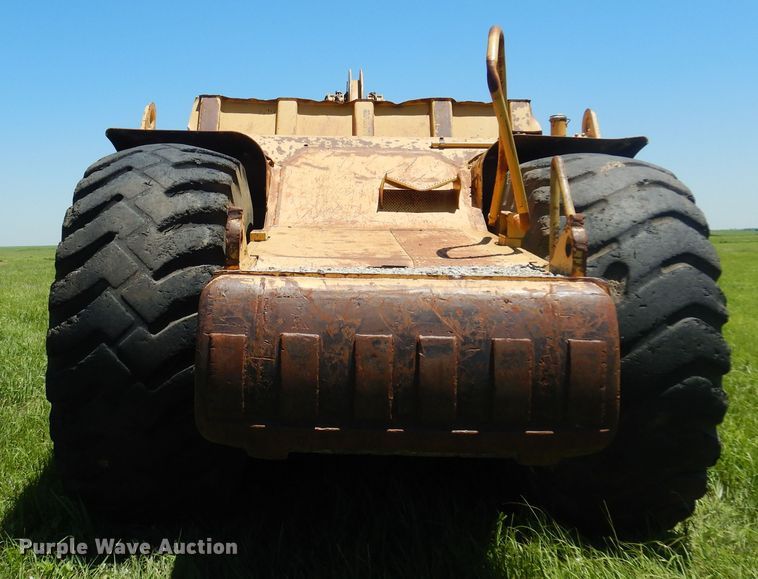 image for item DN0438 1999 Caterpillar 621F  conventional scraper