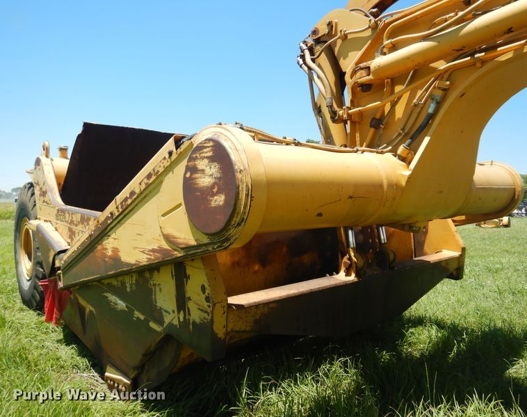 image for item DN0438 1999 Caterpillar 621F  conventional scraper