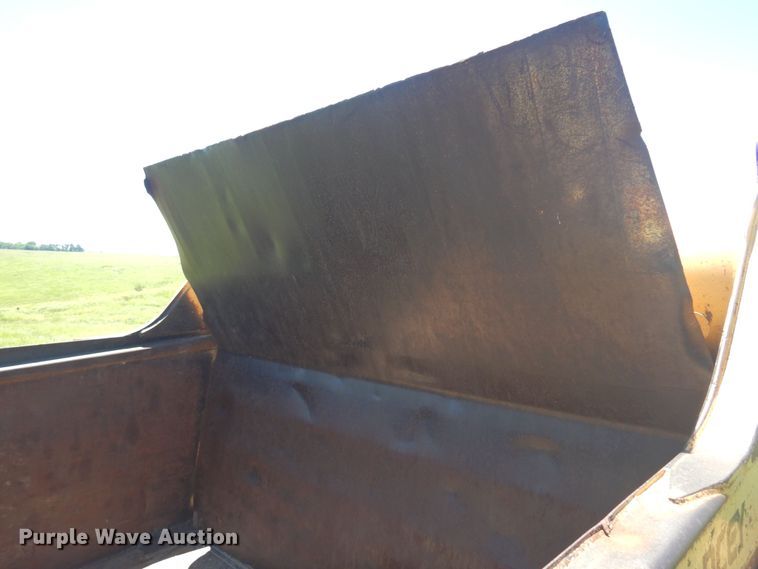 image for item DN0438 1999 Caterpillar 621F  conventional scraper