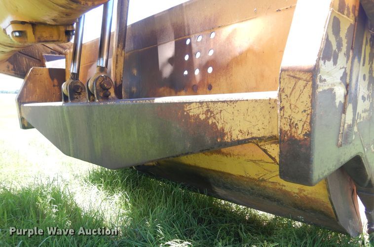 image for item DN0438 1999 Caterpillar 621F  conventional scraper