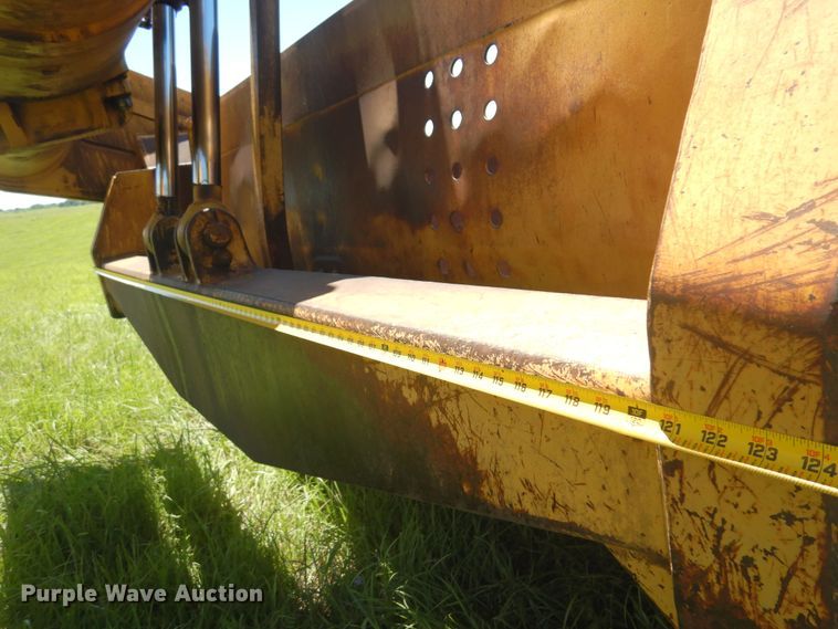 image for item DN0438 1999 Caterpillar 621F  conventional scraper