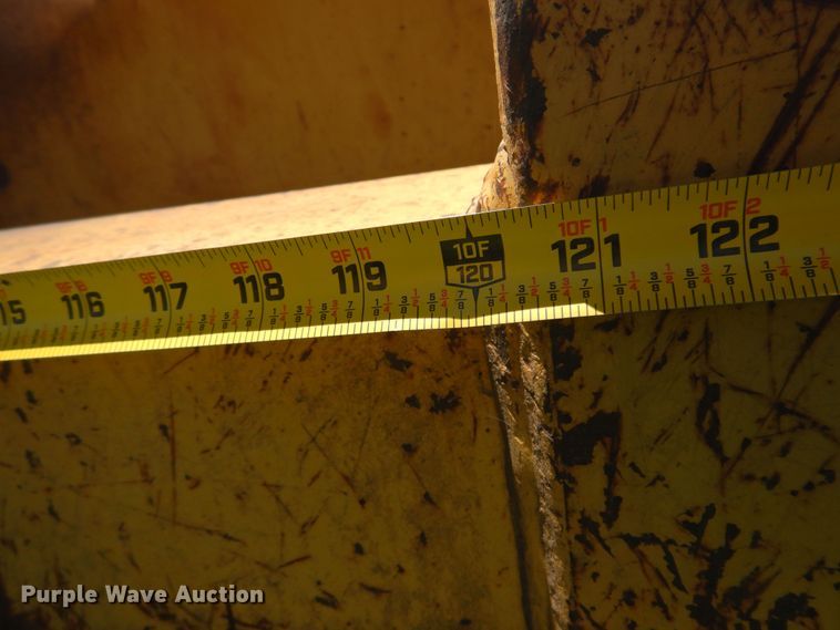 image for item DN0438 1999 Caterpillar 621F  conventional scraper