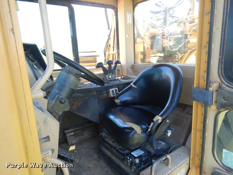 image for item DN0438 1999 Caterpillar 621F  conventional scraper