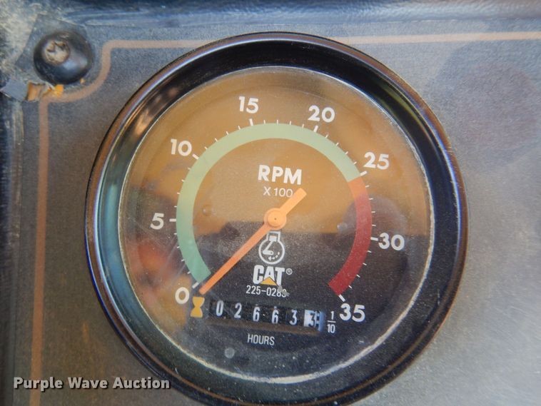 image for item DN0438 1999 Caterpillar 621F  conventional scraper