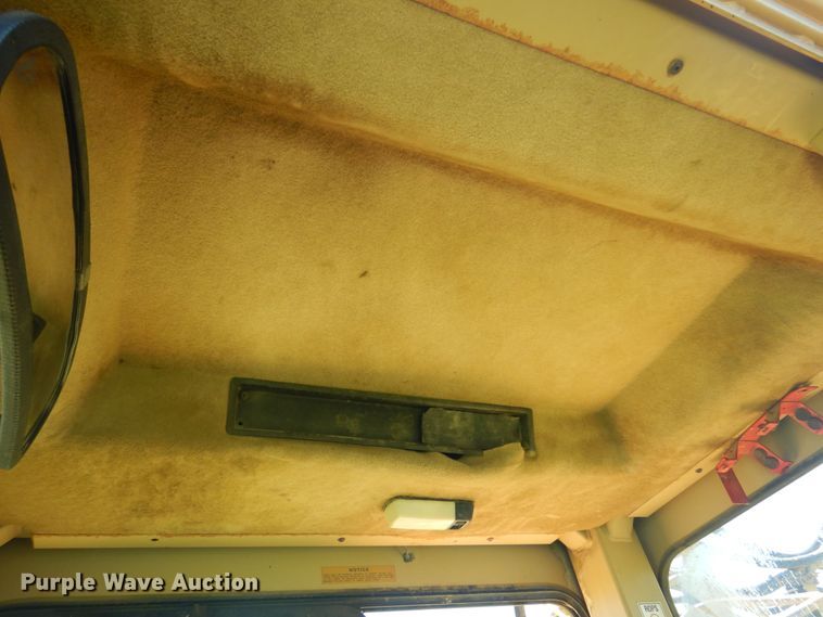 image for item DN0438 1999 Caterpillar 621F  conventional scraper