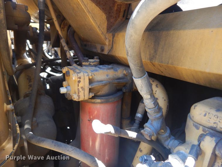 image for item DN0438 1999 Caterpillar 621F  conventional scraper