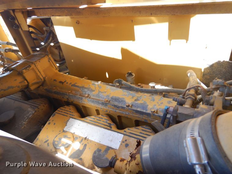 image for item DN0438 1999 Caterpillar 621F  conventional scraper