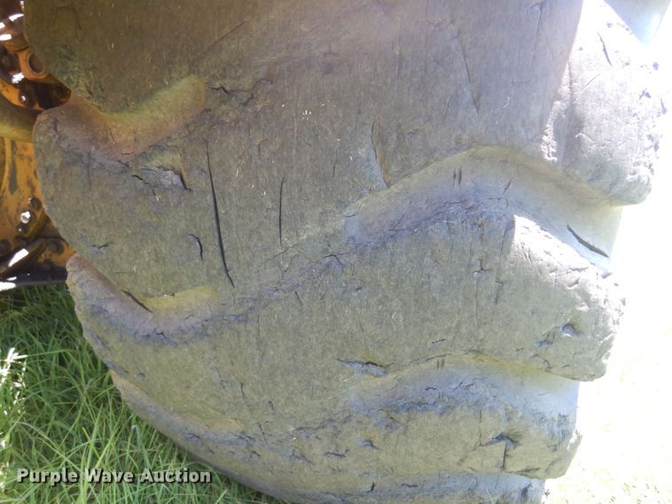 image for item DN0438 1999 Caterpillar 621F  conventional scraper