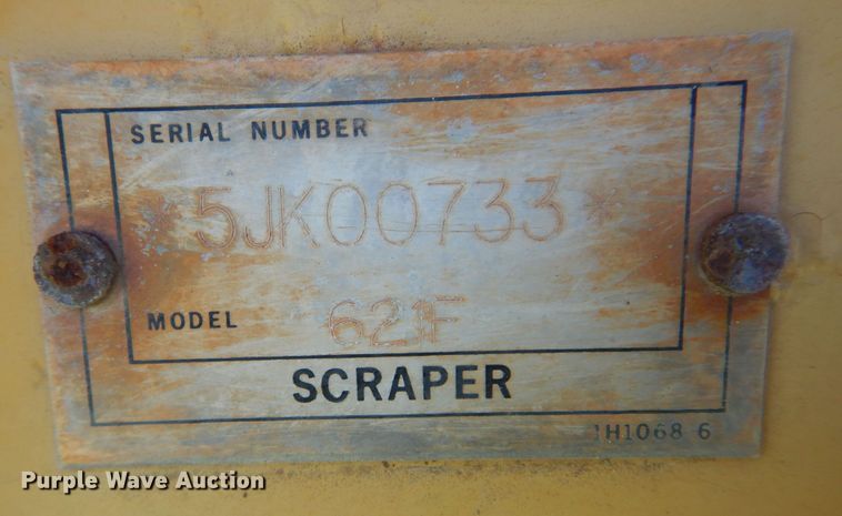 image for item DN0438 1999 Caterpillar 621F  conventional scraper