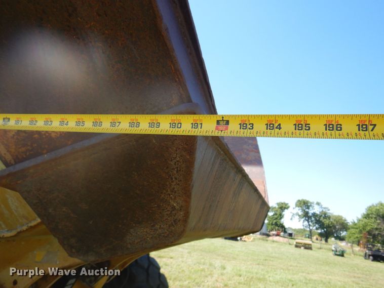 image for item DN0439 2005 Caterpillar 730  haul truck