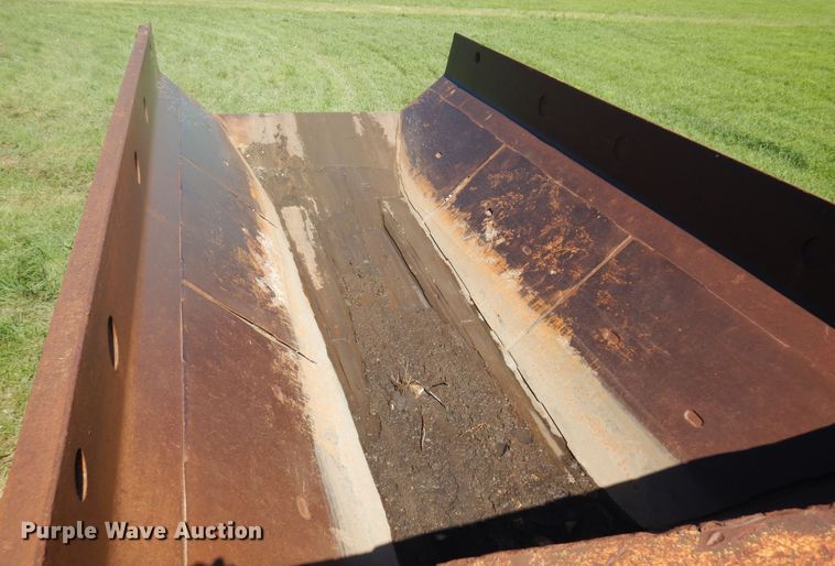 image for item DN0439 2005 Caterpillar 730  haul truck