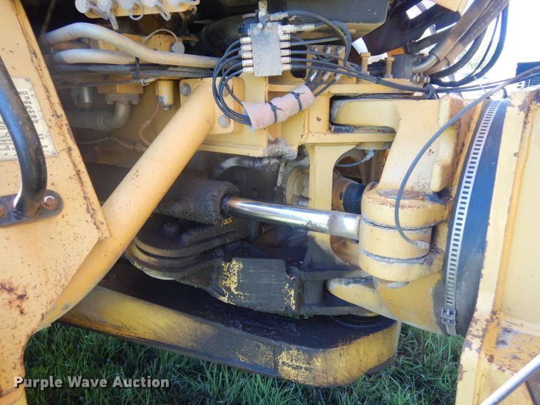 image for item DN0439 2005 Caterpillar 730  haul truck