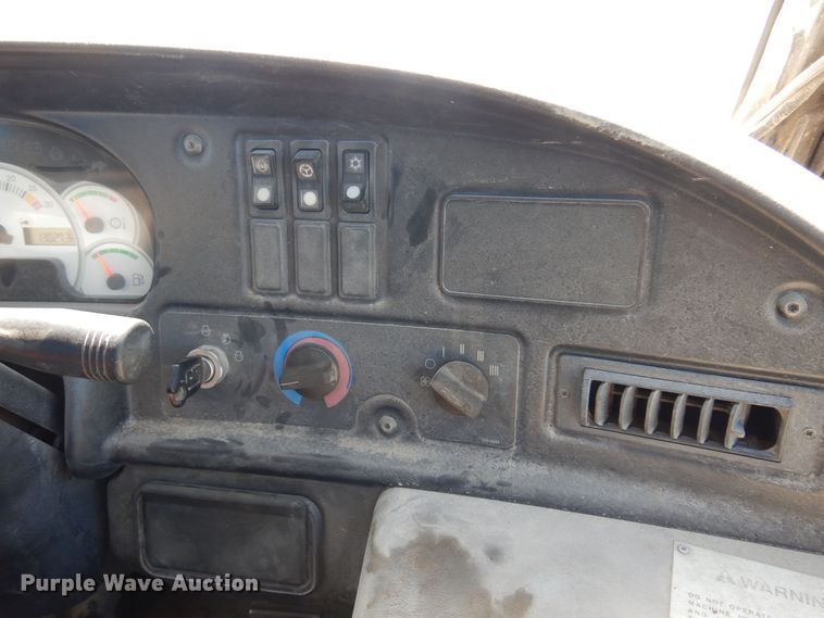 image for item DN0439 2005 Caterpillar 730  haul truck